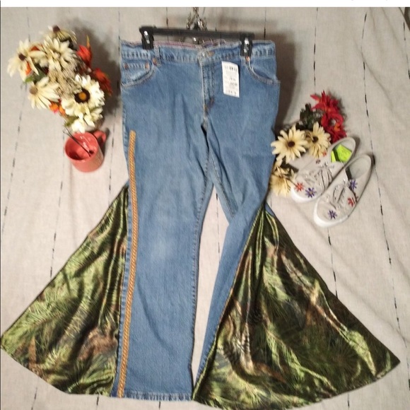 Here are the jeans. - Picture 16 of 16